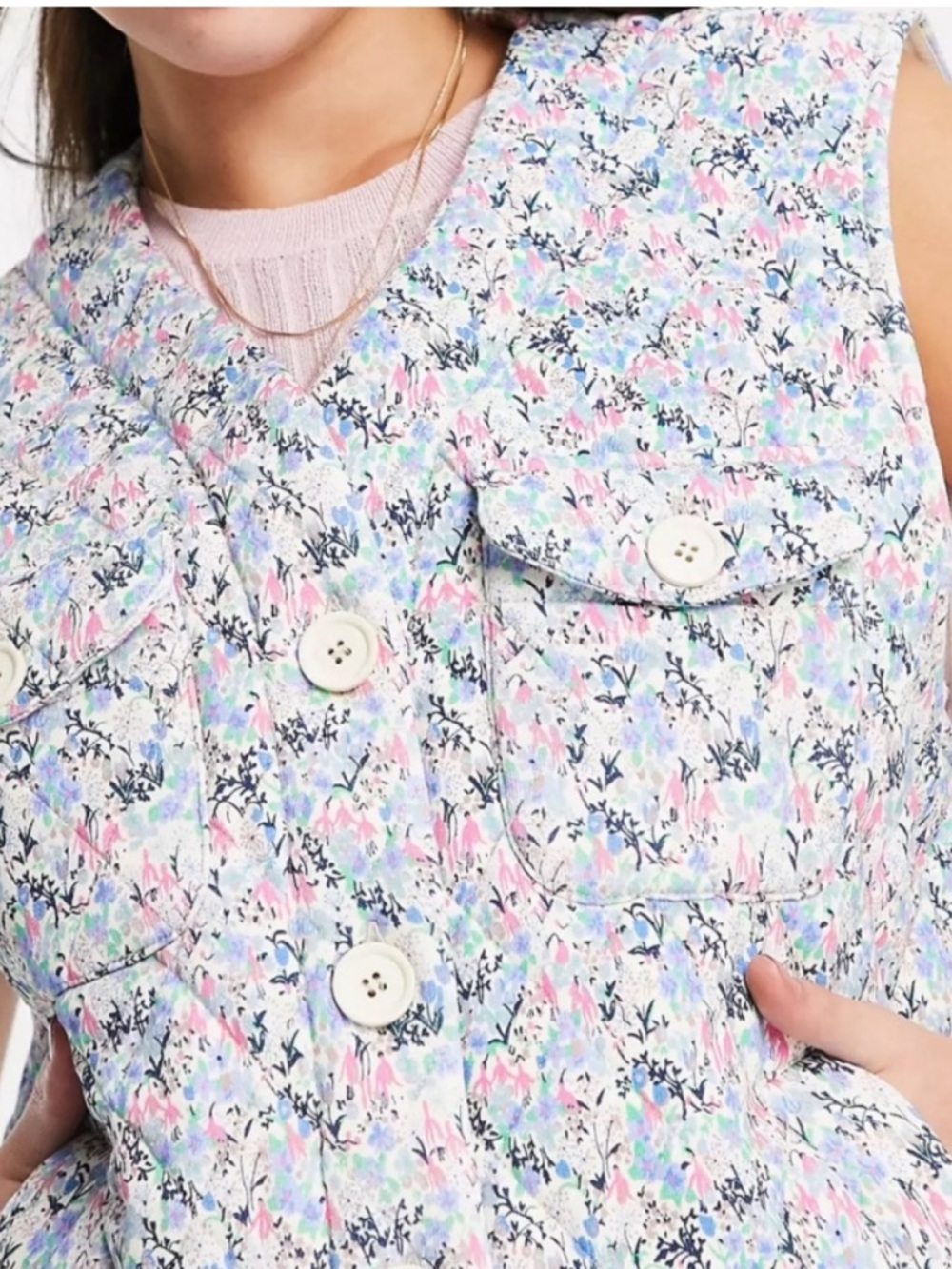 & Other Stories Cream Quilted Floral-Trim Vest with Pastel Print - Picture 8 of 11